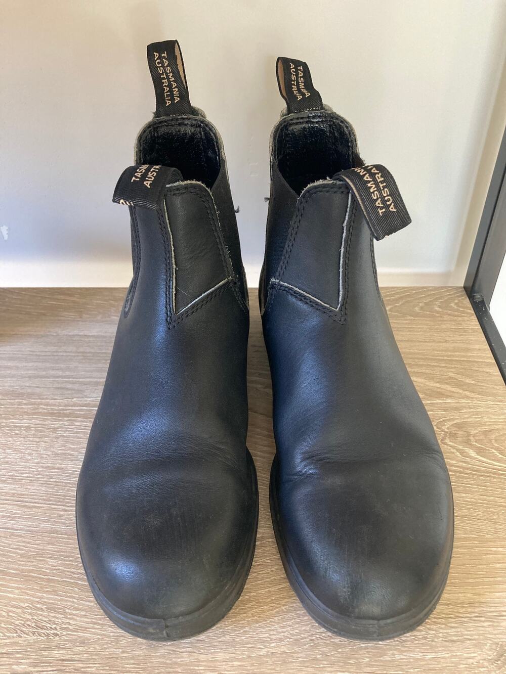 Blundstone Black Leather Chelsea Boots Classic Ankle Pull-On Boots